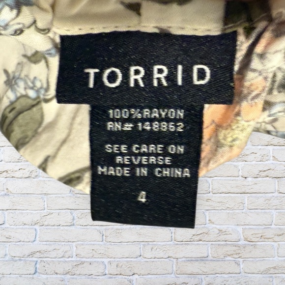 Torrid Floral Blouse Tank Camisole Size 4 4X 26 - Picture 4 of 4